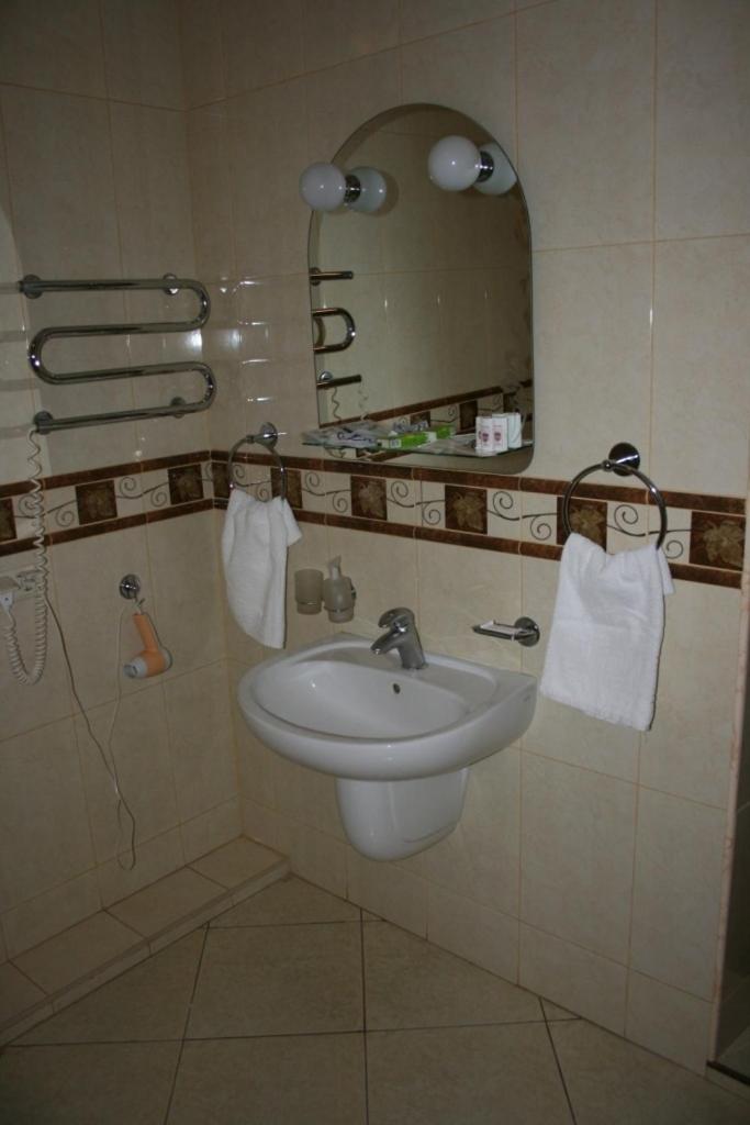 Prague Hotel Zaporizhia Exterior photo